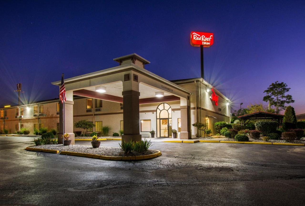 Red Roof Motel